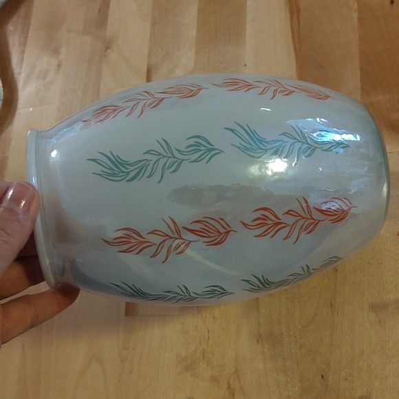 MCM Asian Glass Vase with Multicolor Leaf Design Vintage Mint - Picture 2 of 3